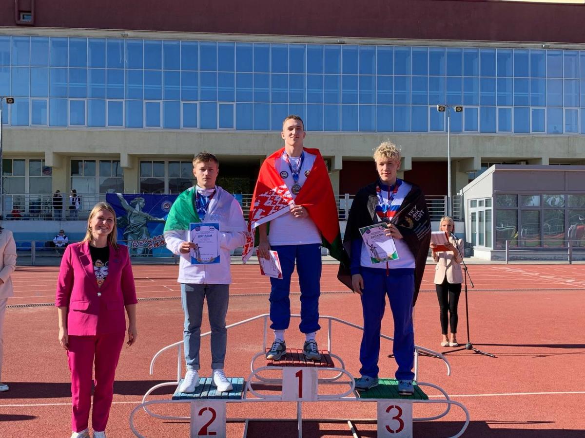 Бусов Е 1 место.jpg Евгений Бусов – первое место